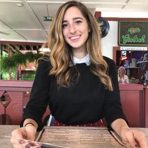 Meet your Posher, Julia